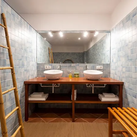 Xicu Hotel 3*